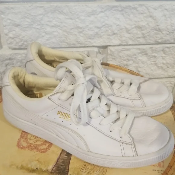 Puma | Shoes | Puma Basket Sneakers White With Gold Logo  display picture 1